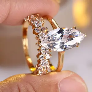 Fashionable Luxury Marquise Cut Diamond & Wedding Ring Set with White Diamonds for Women Elegant Jewelry Gift 1 Pair