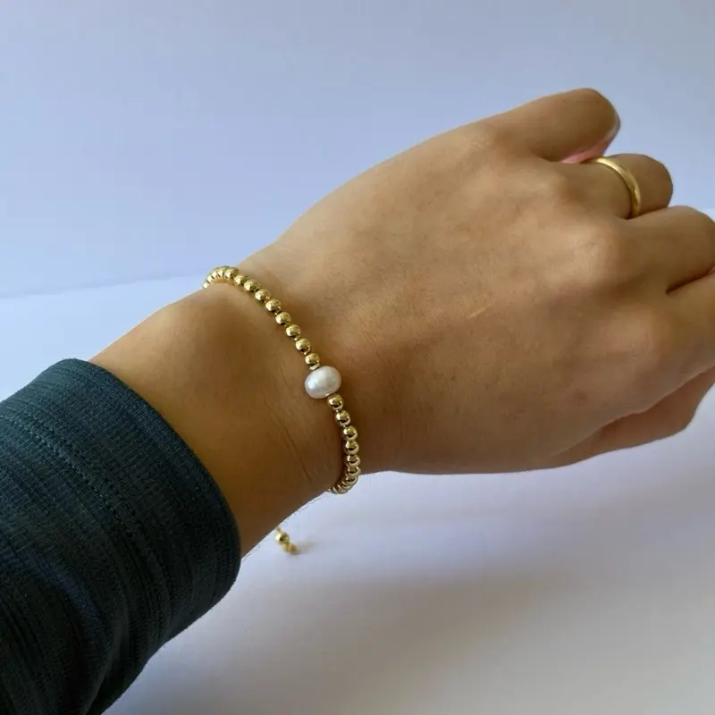 Single mother pearl bracelet