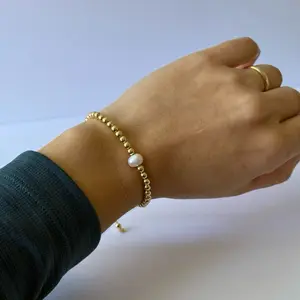 Single mother pearl bracelet