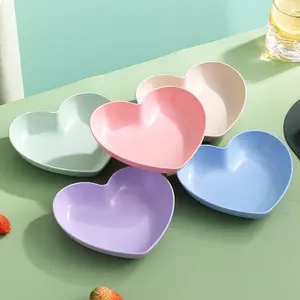 Heart-Shaped Plastic Salad Plates Set, 5/10pcs Fruit Dessert Cake Snack Serving Dishes, Kitchen Utensils Tableware Set for Parties & Everyday Use