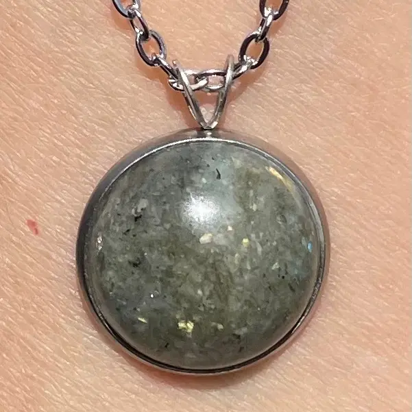 Simple Grey Labradorite Crystal Necklace natural gemstone #handcrafted