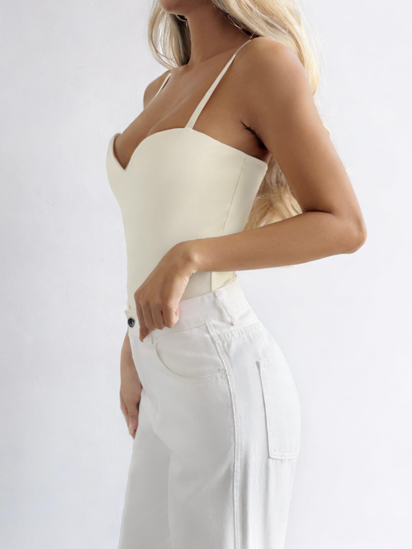 Women's solid color slim-fit sports camisole, sleeveless seamless yoga crop top, made of comfortable fabric, suitable for gym, cycling, running and daily wear, with adjustable thin straps, suitale for yoga, daily outerwear or layering.