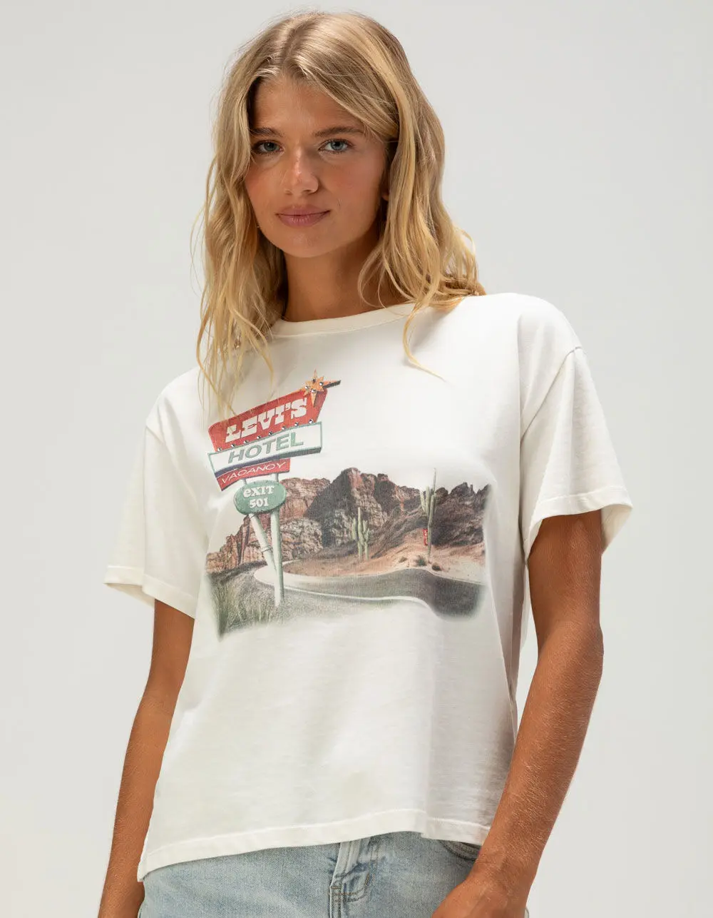 LEVI'S Hotel Vintage Womens Boxy Tee