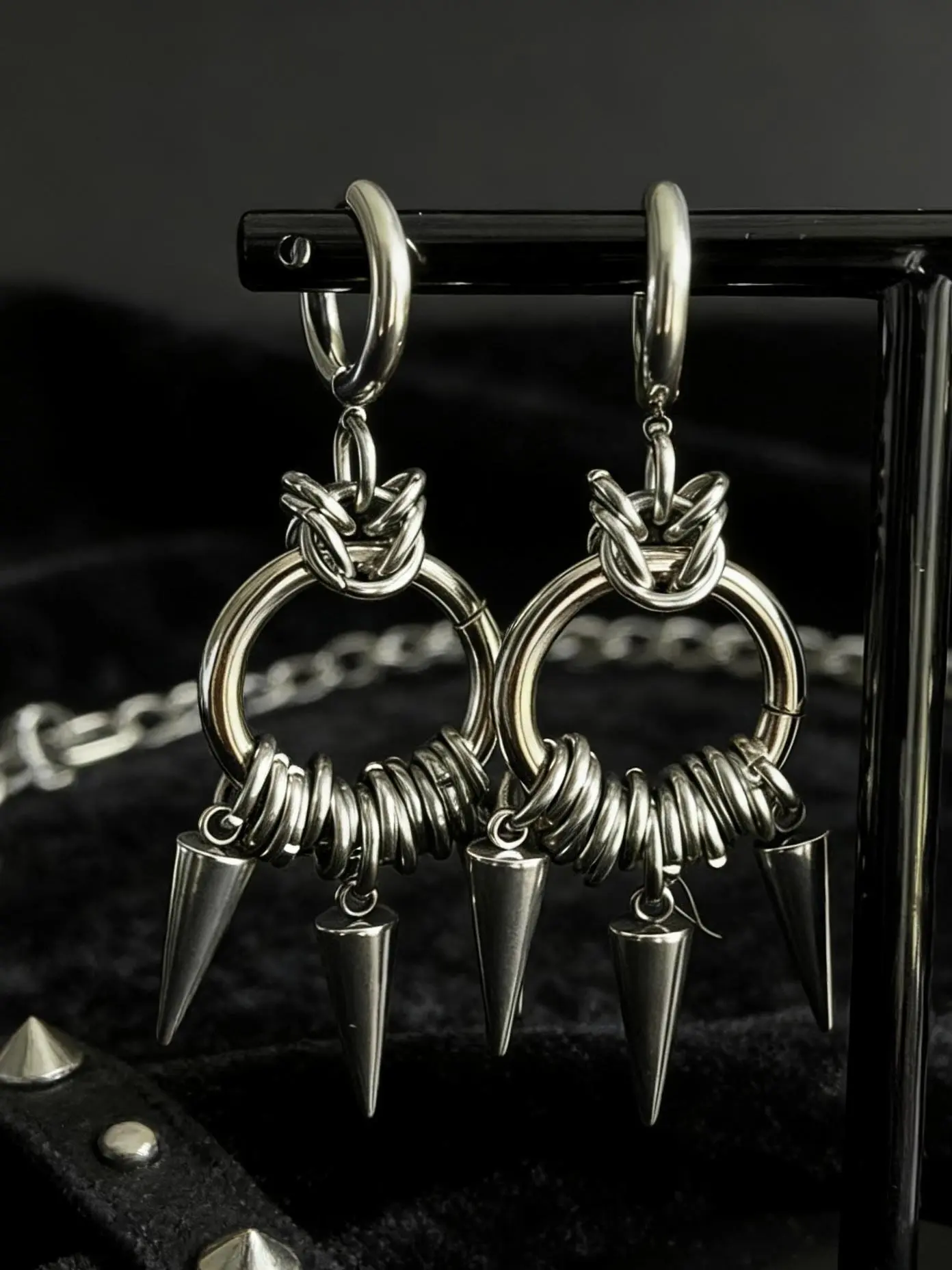 Oufer 2Pcs Linked Chain Grunge Punk Spike Dangle Hoop Earrings, Unique Fun Accessories for Casual Wear, Classic Versatile Style, Grunge Earrings, Punk Earrings