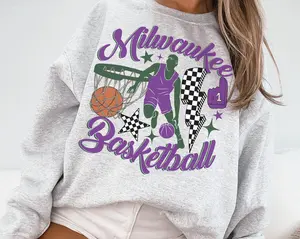 Retro Groovy Milwaukee Buck Crewneck Sweatshirt T-shirt Milwaukee Buck Bucks Sweater Bucks T-shirt Vintage Basketball Fan Shirt