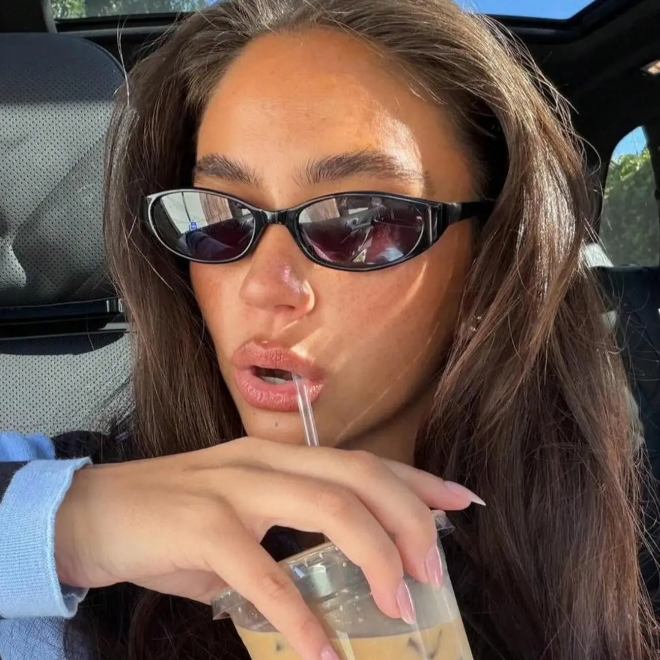 Retro women's oval-shaped sunglasses, elegant 90s cat-eye, lightweight and narrow, fashionable UV-protective sunglasses small woman