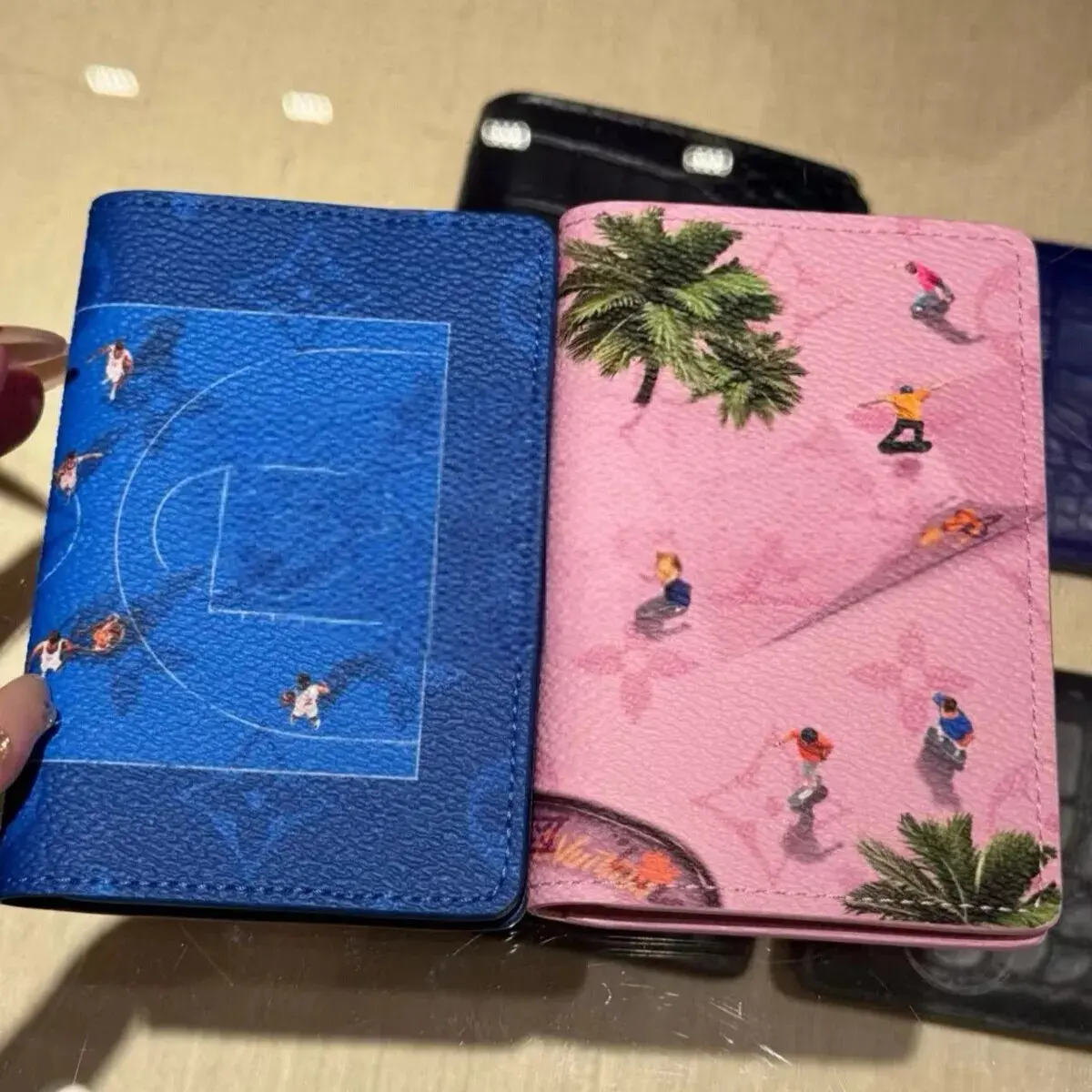 Mascua Monogram Leather Wallet – New Style Letter Card Holder, Travel Passport Wallet, Sports & Golf Accessory, Couples Matching Wallet, Streetwear Skate-Inspired Gift