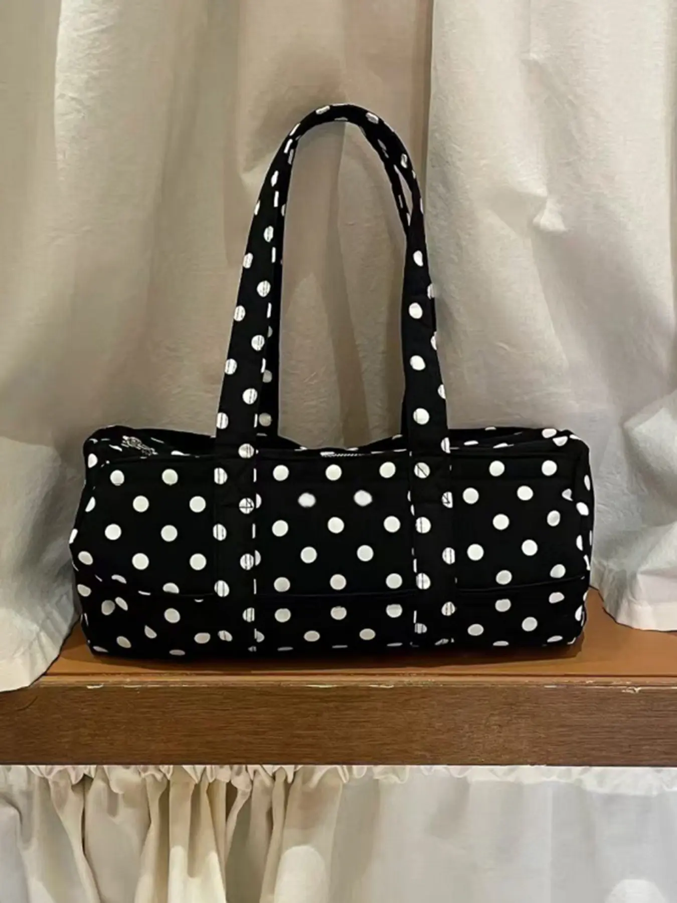 Retro black-and-white classic shoulder bag, Fashionable shoulder bag, niche design shoulder bag, simple casual everyday underarm bag, commuting shoulder bag, Casual shoulder purse, suitable for student party