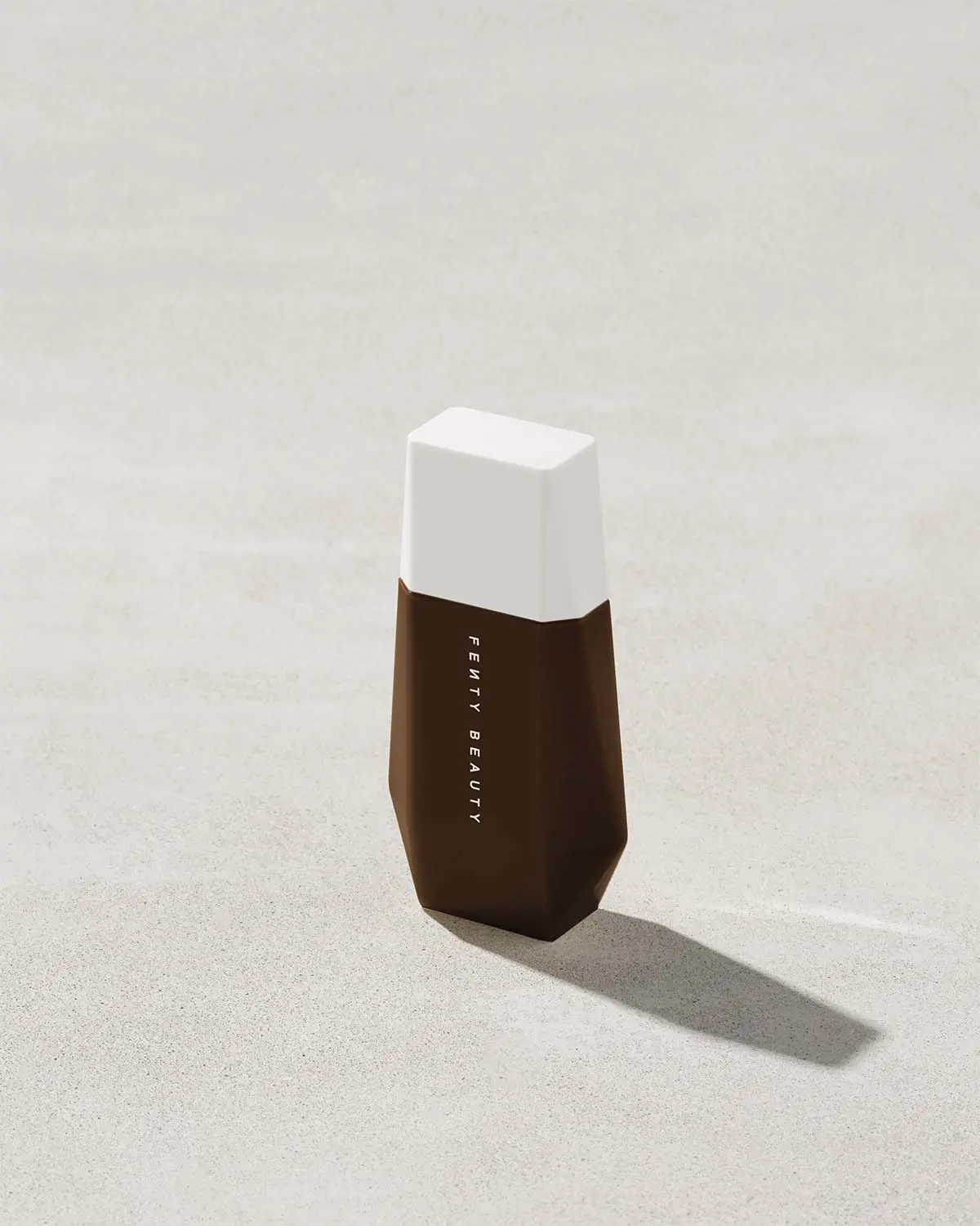 Fenty Beauty Eaze Drop Lightweight Blurring Skin Tint — 25