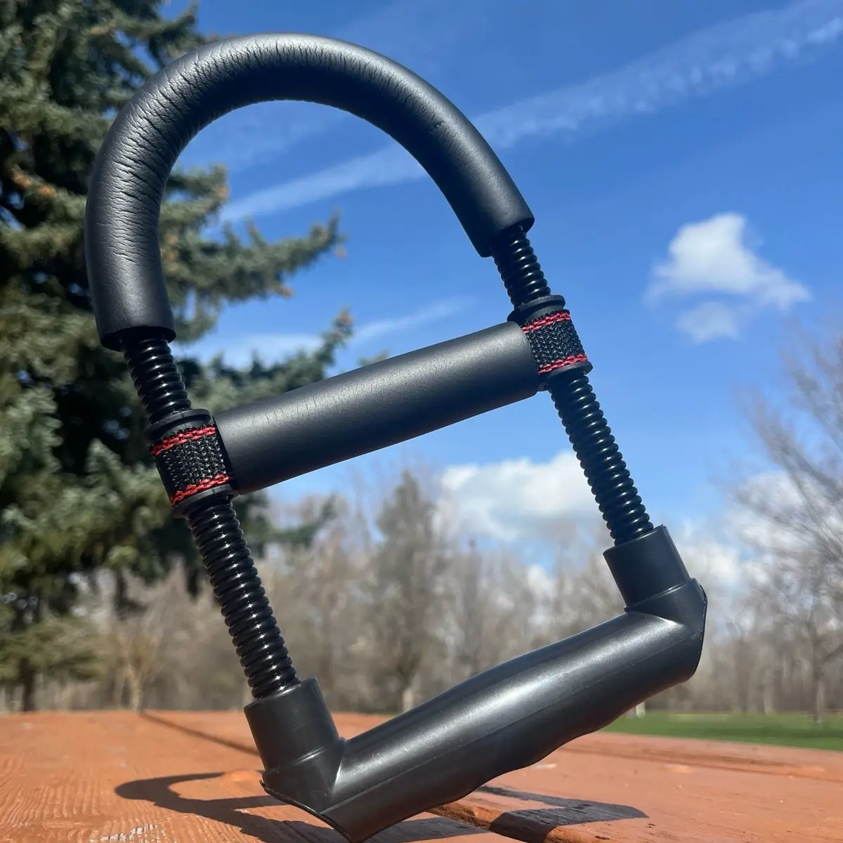 Gripz Gainer: This lightweight hand grip and forearm exerciser is portable and convenient, making it ideal for enhancing strength, flexibility, and balance alongside your different workout routines.