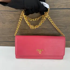 Pre-owned PRADA Vachetta textured leather Crossbody Bags Pink Vachetta Leather Chain Wallet Crossbody Bag QG1972