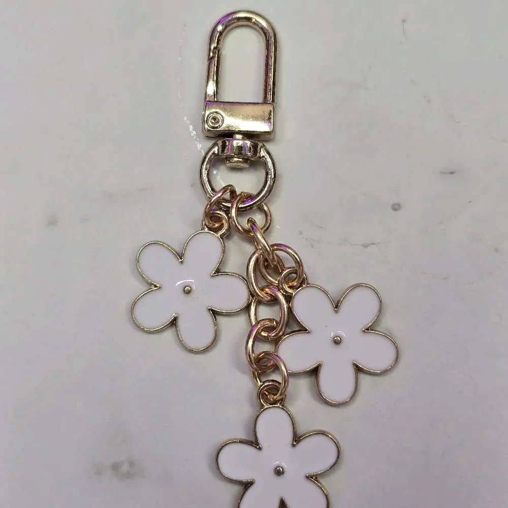 White Daisy Flowers Kindle Charm