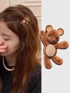 Cute Bear Velvet Hair Clip for Girls, Sweet Side Cutout Claw Hairpin, Side Cut Design, Versatile Hair Accessory for All Seasons, Perfect for School and Festivals