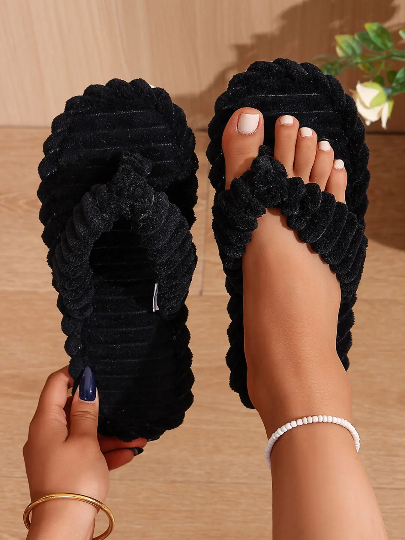 Soft Plush Women's Sandals, Flipflop, Cozy Warm Non-Slip Rubber Cotton Slippers, Home Slippers, Indoor Outdoor Use, Lazy Person's Shoes, Fuzzy House Shoes, Spring & Fall