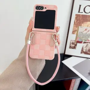 Vintage Checkered Foldable Phone Case for Samsung Galaxy Zflip7 Zflip6 Zflip5 Z FLIP3 4 , Luxury Fashion Women's Cover with Bracelet, Portable Design, Accessories
