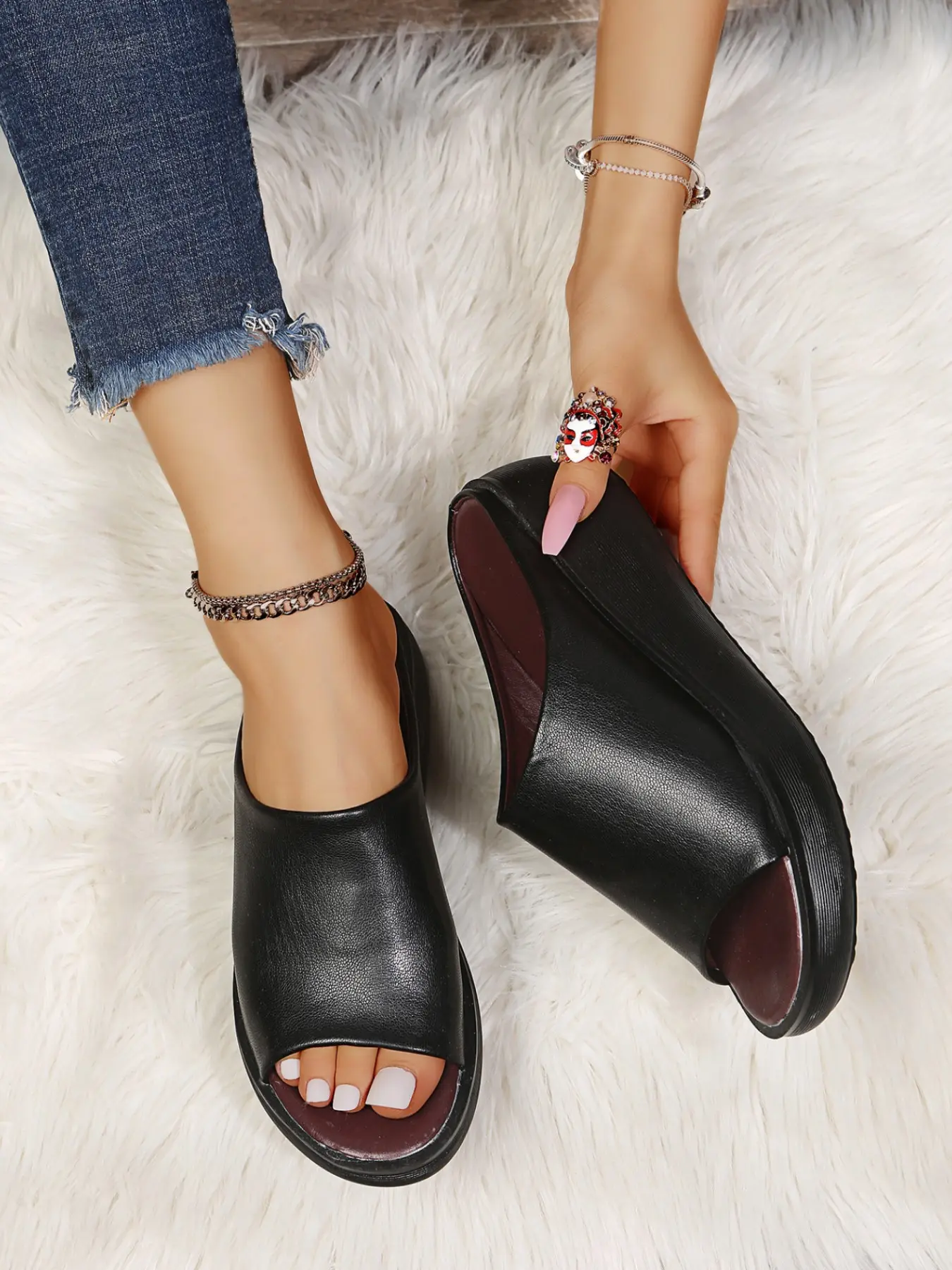 Women's Casual Slip-On Thick-Sole Sandals, Comfortable Lightweight Design, Perfect for Daily Wear & Outdoor Activities, Summer Footwear, Casual Slipper Sandals