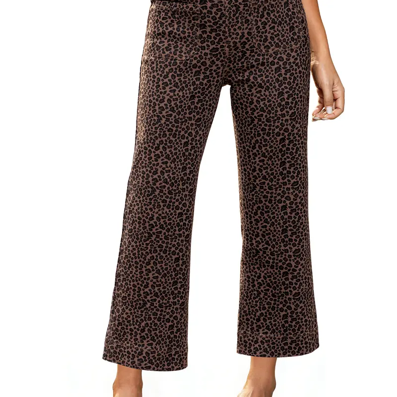 luvamia Women's High-Waisted Trendy Animal Print Jeans, Casual Stretch Wide-Leg Flared Cropped Leopard Print Denim Pants with Patch Pockets