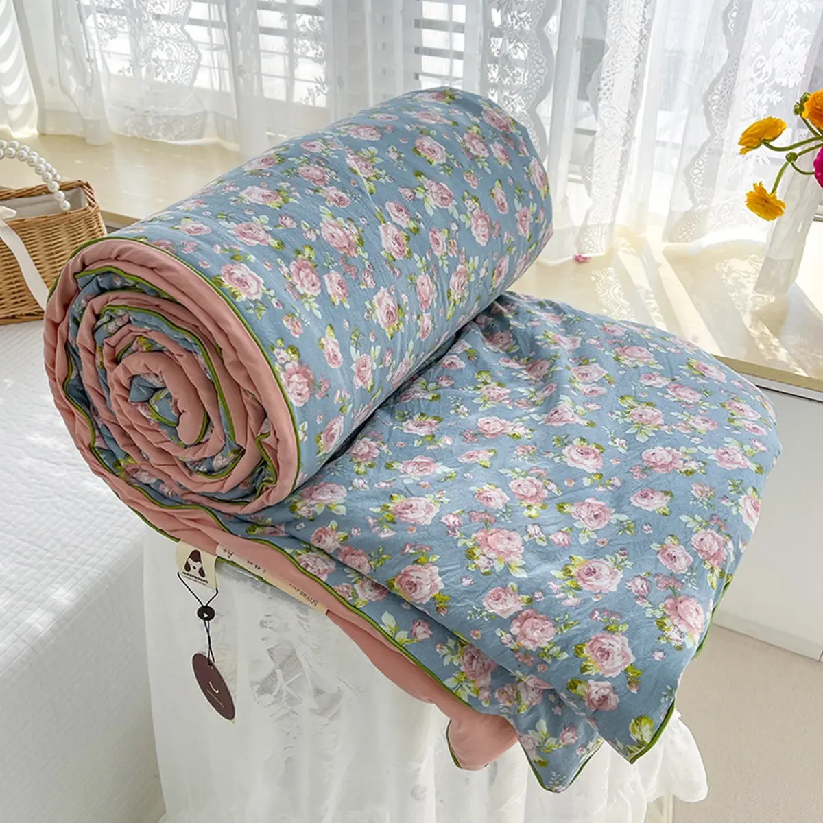 1pc Washed Cotton Floral Summer Quilt, Lightweight Quilts, Multiple Patterns Available, Lightweight Breathable Cooling Blanket, Soft Skin-Friendly Air Conditioner Quilt, Comfortable All Season Bedding, All Seasons Quilt for Bedroom, Living Room and Sofa