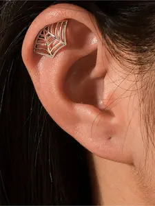 1Pc Punk Gothic Spider Silver Plated Earrings for Women Men Unique Cartilage Helix Piercing Halloween Party Jewelry Couple Gifts Punk Style Earrings