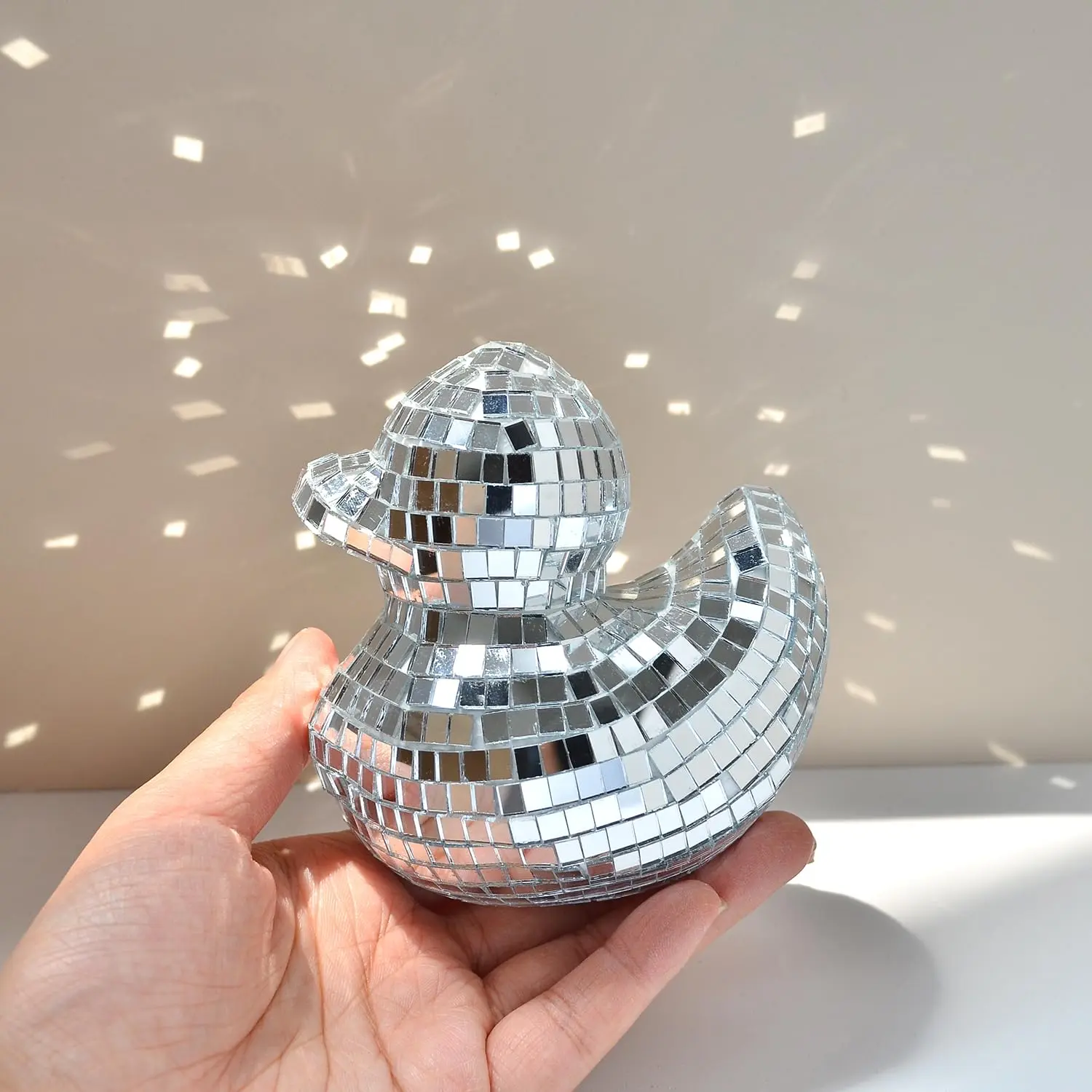 Disco Duck Shaped Glass Decoration, Figurine, Reflective Mirror Surface Glass Ornament, Indoor Home Decoration, Home Decor Ornaments, Decorative Sculptures for Living Room Bedroom, Home Decor Accessory, Gift for Family & Friend, Sculpture Desk Decor