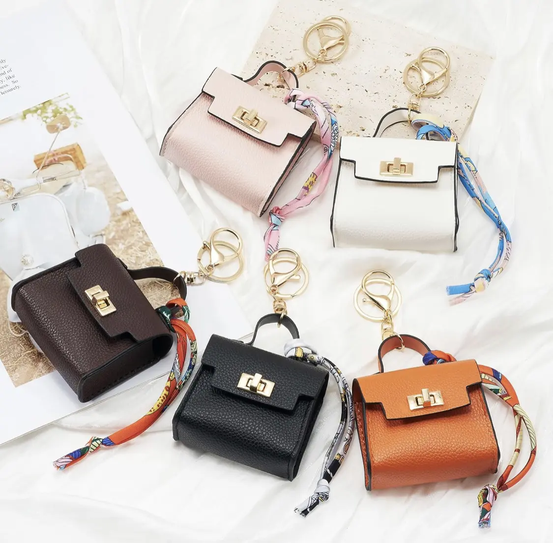 Fashion PU Leather Mini Platinum Square Keychain - Cute Playful Bright-Strap Phone Strap Charm, Durable Compact Daily Car Key Accessory