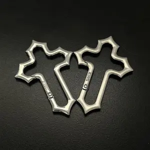 Cross Carabiner Metal - Unisex Durable Keychain Accessory for Everyday Use