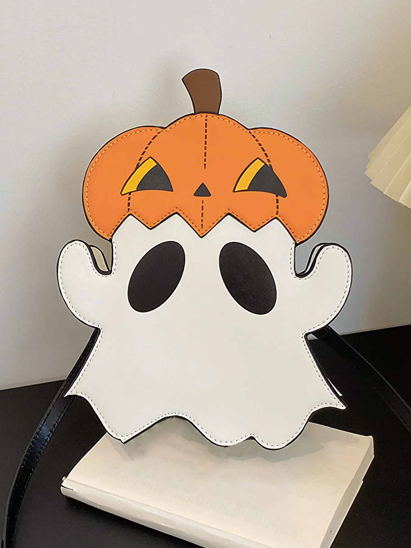 Halloween fun Crossbody shoulder bags, Casual crossbody bag, pumpkin ghost cartoon shape shoulder bag, funny cute small shoulder bag, holiday street eye-catching cute accessories bag, suitable for events and parties