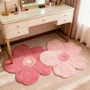 1pc Minimalist Ins Flower Shape Bedroom Decoration Dresser Rug Fluffy Soft Bay Window Plush Carpet Pink Girly Heart Carpet French Cream Style Living Room Carpet Home Washable Irregular Shape Non-slip Floor Mat Decorative Fluffy Rug Super Soft Rug