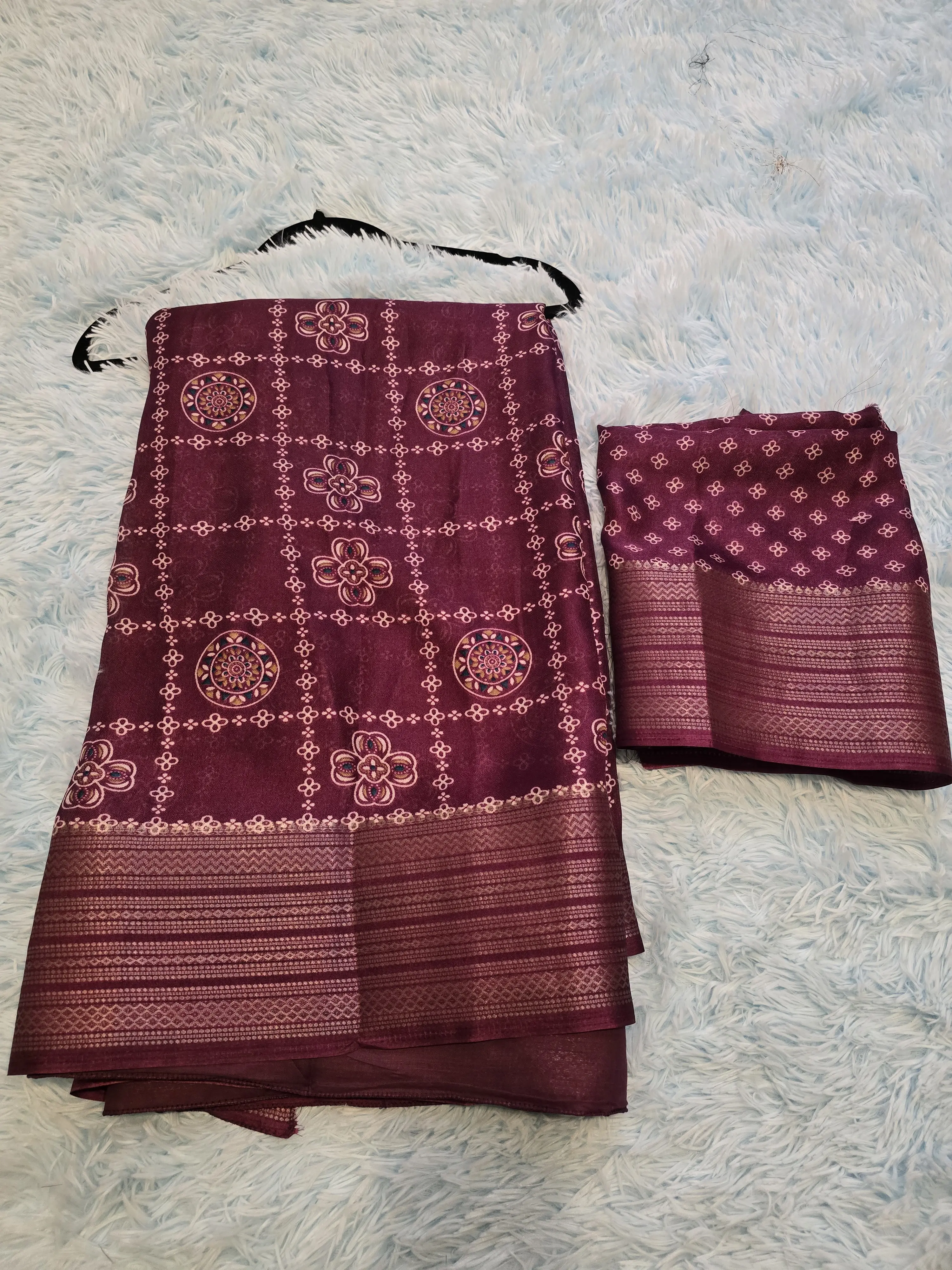 Women's Maroon/Magenta Color, High quality traditional Bandhani print Georgette Saree with Woven Banarasi Border.