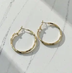 Twisted hoops