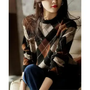 2025 Autumn/Winter New Vintage British Style Knitted Top Elegant Argyle Pattern Color Blocking For Women Pullover Sweater