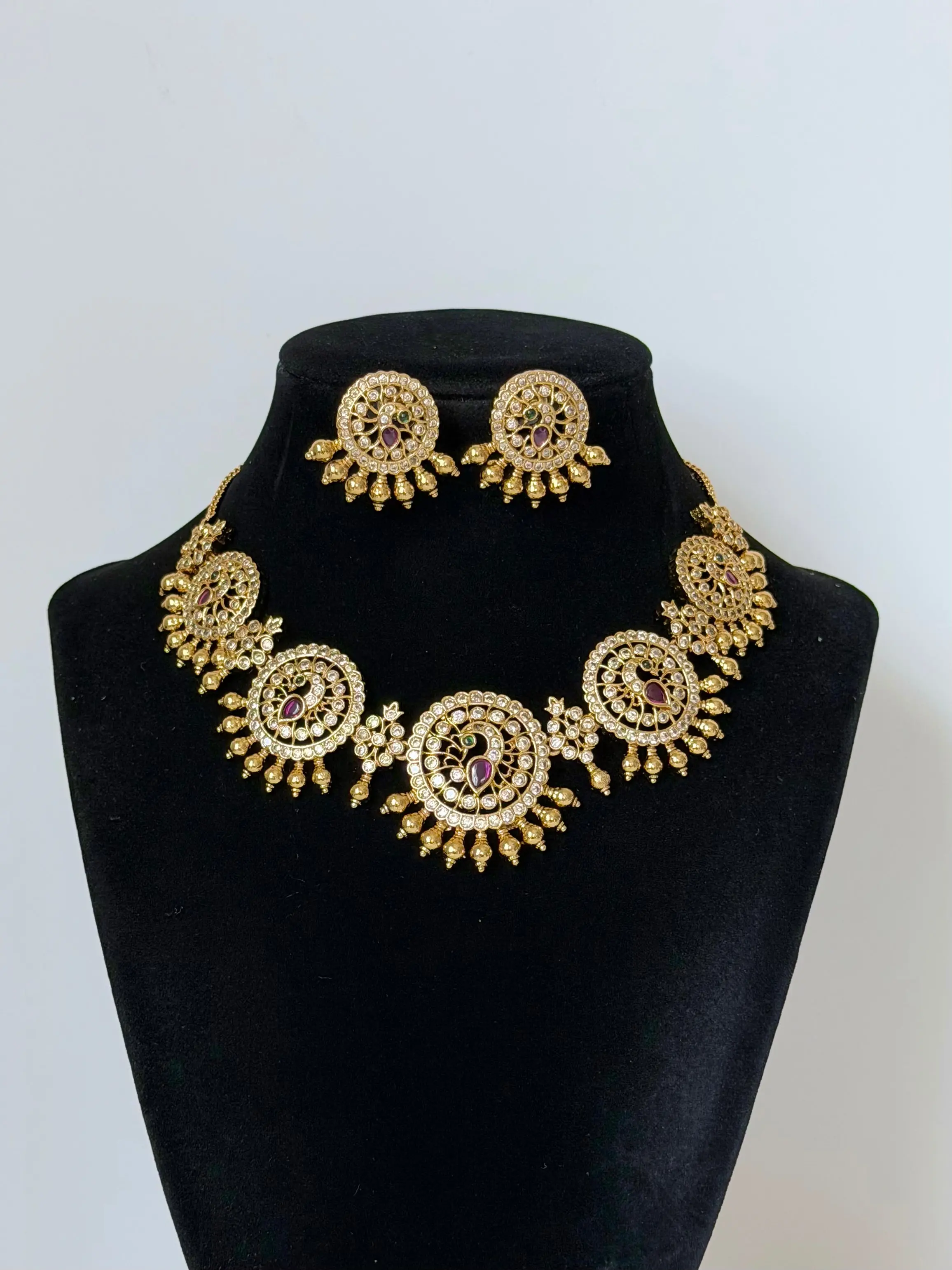 Morni Traditional South Indian Necklace with Earrings
