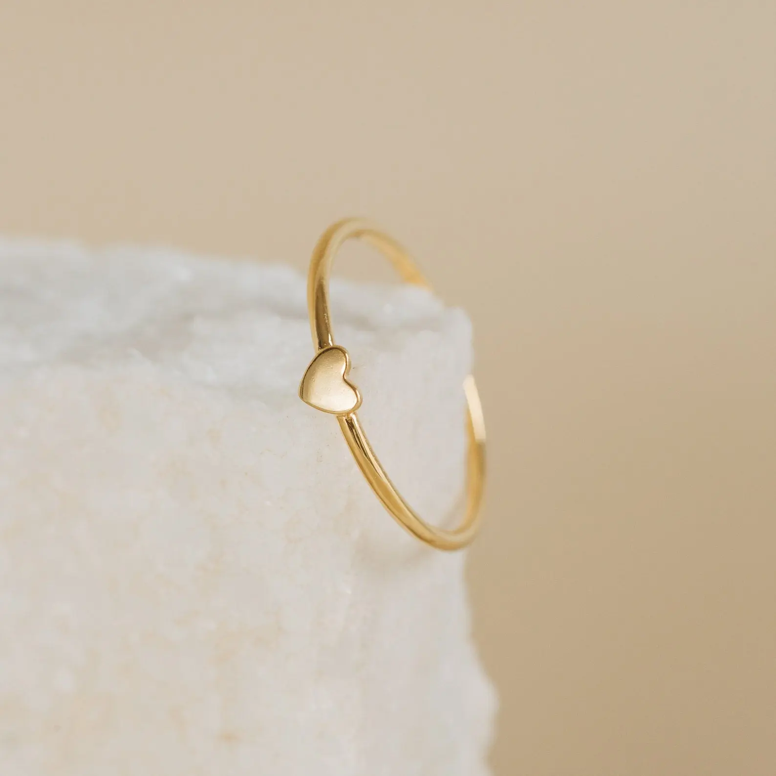 Nala Tiny Heart Ring by Caitlyn Minimalist - Dainty Heart Charm Ring - Stacking Love Promise Ring Band in 18K Gold & Silver - Romantic Jewelry - Anniversary Gift for Girlfriend