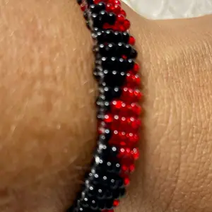 Ilde Ide Idde de Elegua Bracelet Santeria Yoruba IFA Red and Black Beaded Jewelry for Cultural Wear Multilayered Bangles