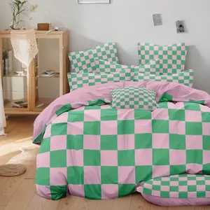 Three-Piece Pink & Green Plaid Polyester Bedding Set (1 Duvet Cover + 2 Pillowcases, No Filling). Soft, all-season use for bedroom & guest room. Perfect gift for New Year, Valentine’s Day, Mother’s Day & birthdays.