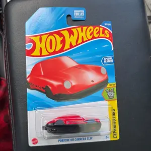 Hot Wheels Porsche 911 Carrera Clip Keychain Red Special Feature 6/10 Exp Edition 3+