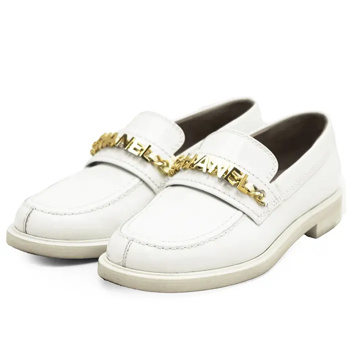 Pre-owned CHANEL Patent Leather Small Leather Goods Loafers