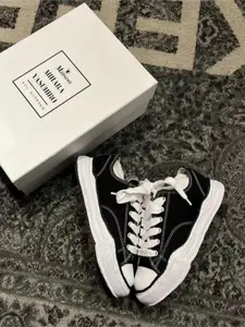 Maison Mihara Yasuhiro 2025 New MMY Classic Non-slip Lightweight Low-top Shoes, Campus Skate Shoes, Women's Classic Low-top Canvas Shoes, White Pleated Style, Men's and Women's Sneakers