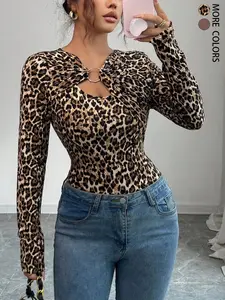 Women's Asymmetric Hollow Metal Buckle Decor Long Sleeve T-Shirt，Leopard print top，Spring/Autumn Casual Asymmetrical