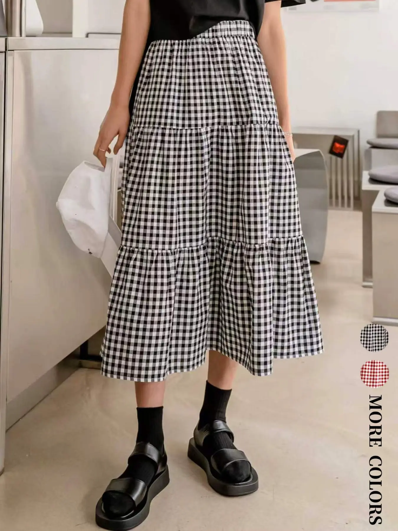 Vintage Sweet Cool Style Plaid Pattern Baggy Midi Bottom Skirt, Lightweight Woven Fabric, Layered Hem Design, Perfect for Daily Wear, Casual, Stylish, Aesthetic Checkered Print A-Line Skirt, Modest Stylish Womenswear, Black and White Skirt