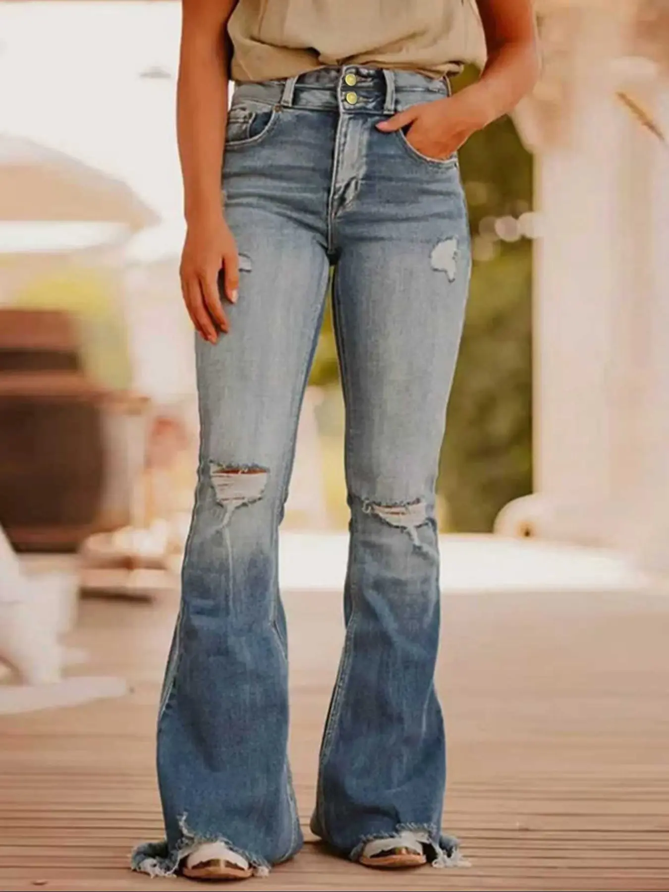 Women's Casual Streetwear, Ripped Denim Light Wash Fitted Flared Pants with Pockets, Button, Stylish Aesthetic Daily Wear Jeans, Bell Bottom Jeans, Comfortable Fit, Perfect for Spring & Fall