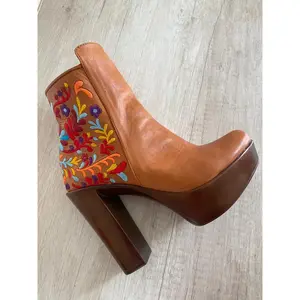 Mi Tierra Booties Tan