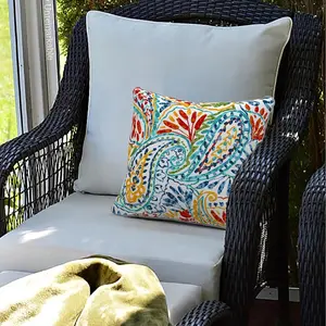 Boho Waterproof Outdoor Pillow Cover, Colorful Paisley Pattern, 18x18 Inches, Ideal for Garden Furniture, Patio Chairs, Poolside Loungers