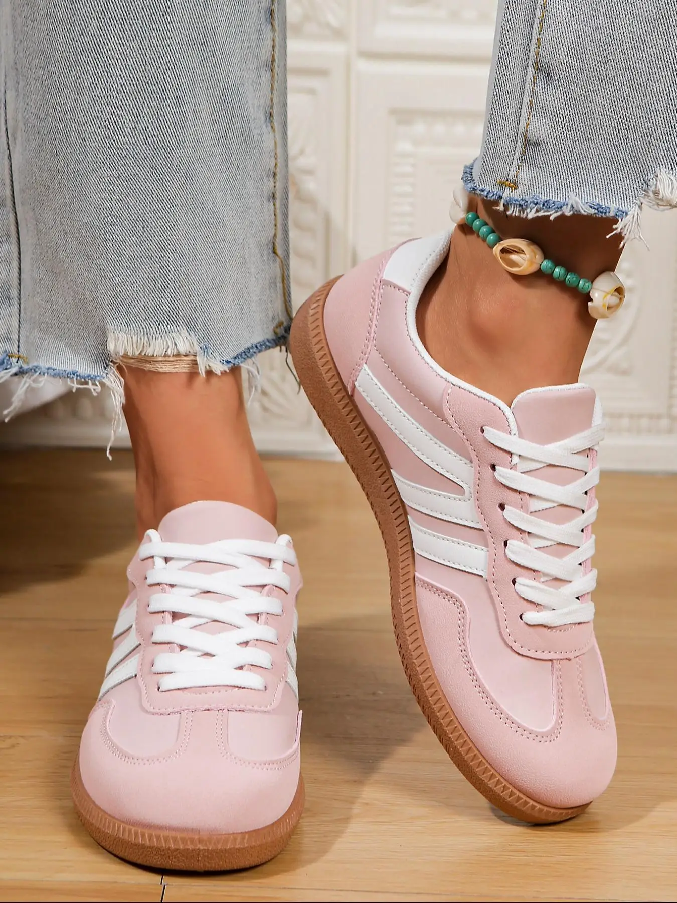 Women's Fashion Sneakers Comfortable Walking Shoes, Casual Lace-Up Design, Non-Slip Sports Shoes for Daily Wear, High-Quality Ladies Footwear, Low Top