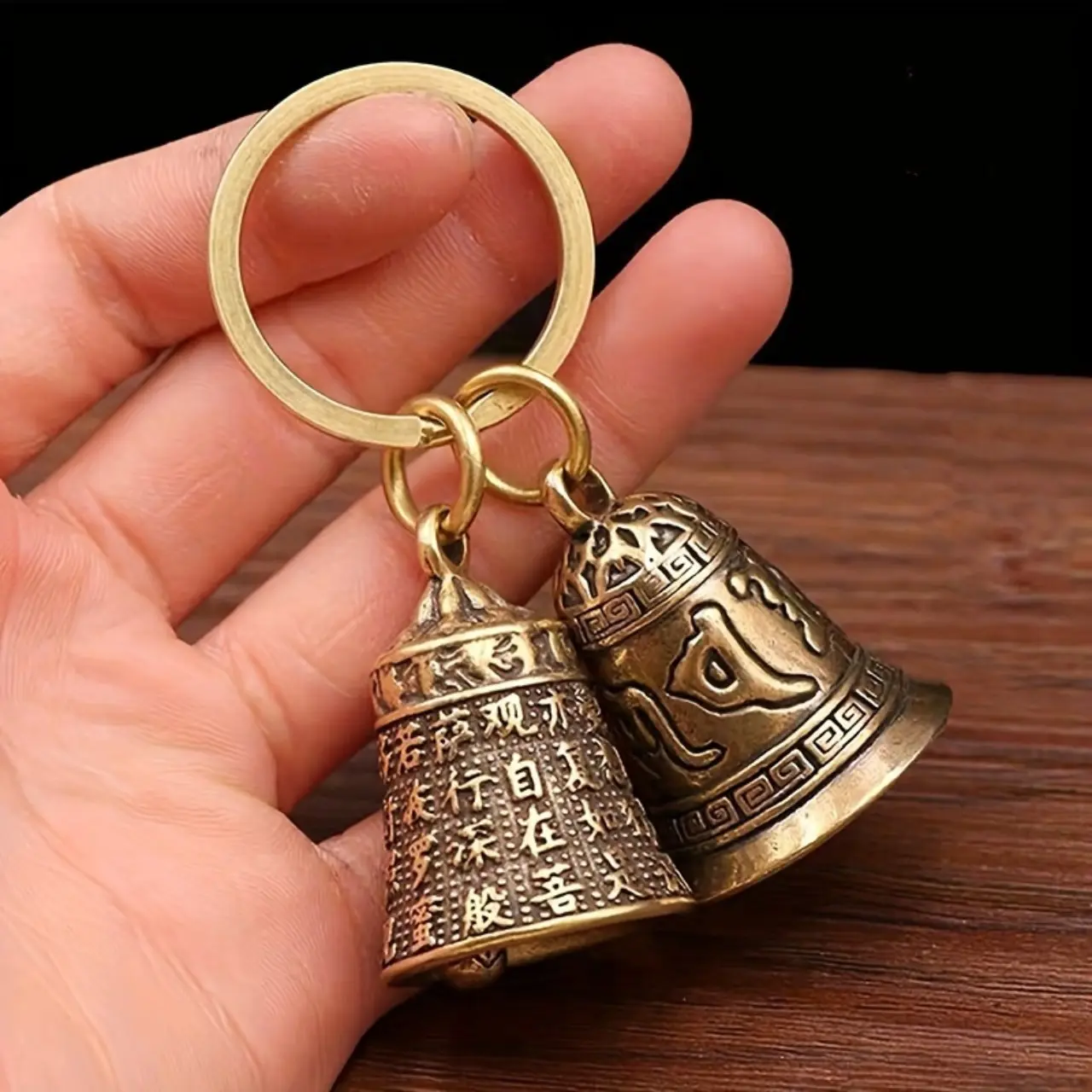 Retro Bell Alloy Keychain Accessory, Stylish Lightweight Alloy Keychains with Carved Text Bell Pendant, Backpack Ornament for Men