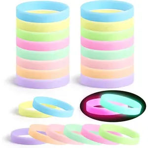 Lesnala 24Pcs Glow in the dark bracelets 8 Colors Luminous silicone wristband Neon rubber wristbands for Night Jogging-Assorted Concert Sport Carnival Wedding Party Night Favors