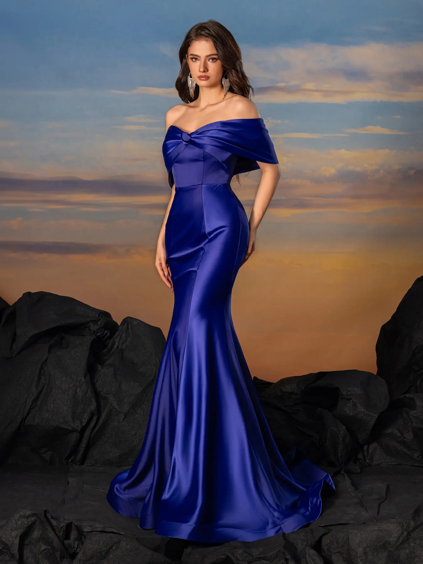 Elegant Women's Strapless Bustier with Butterfly Collar, Backless Design, Fitted Mermaid Maxi Gown for Formal Evening Events, Elegant Party Dress