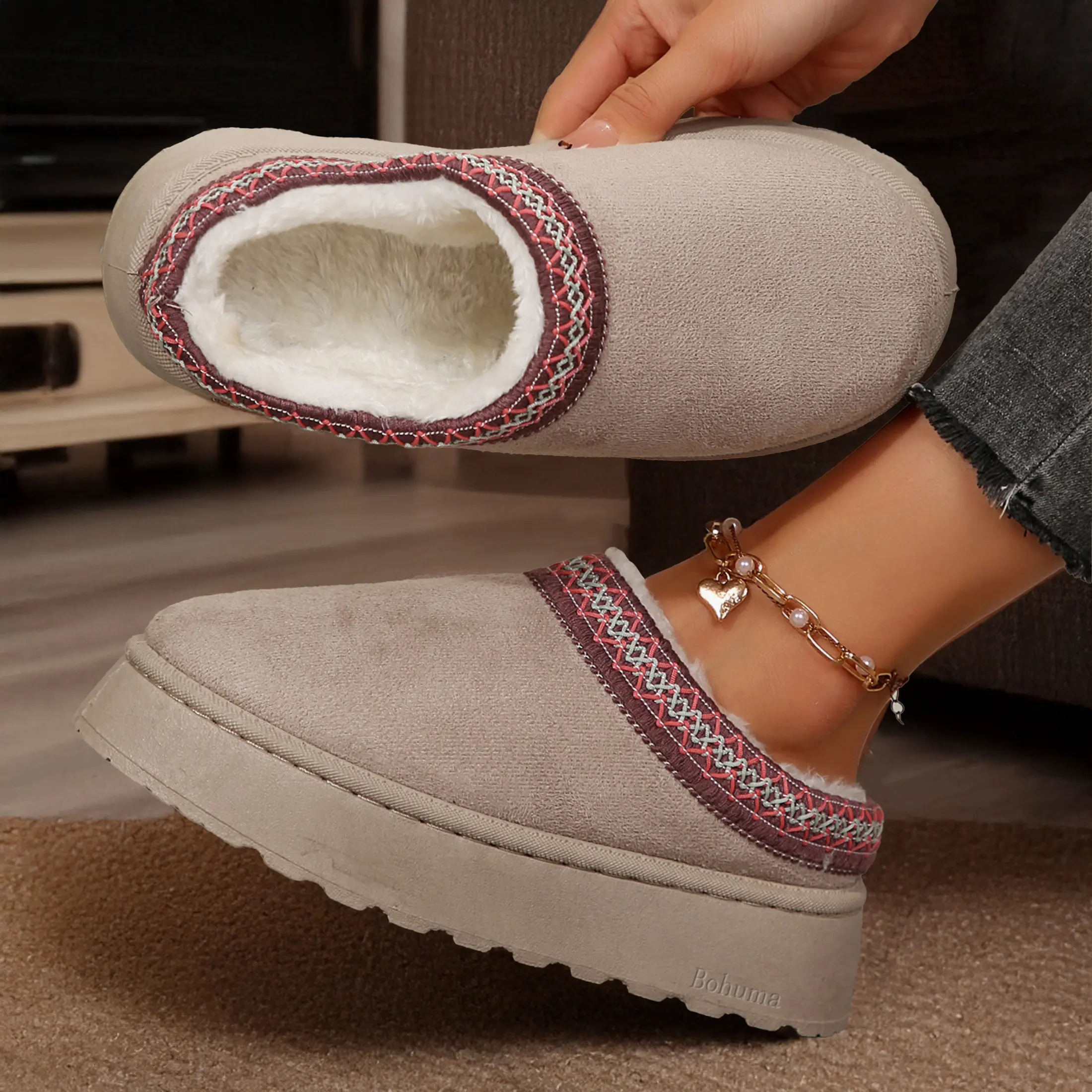Women's Slippers Faux Leather Suede Platform Fuzzy Cozy Fuzzy Antiskid Women's Platform House Outdoor Indoor Slip-on Slippers with Thickened Soles and Platform Snow Boots