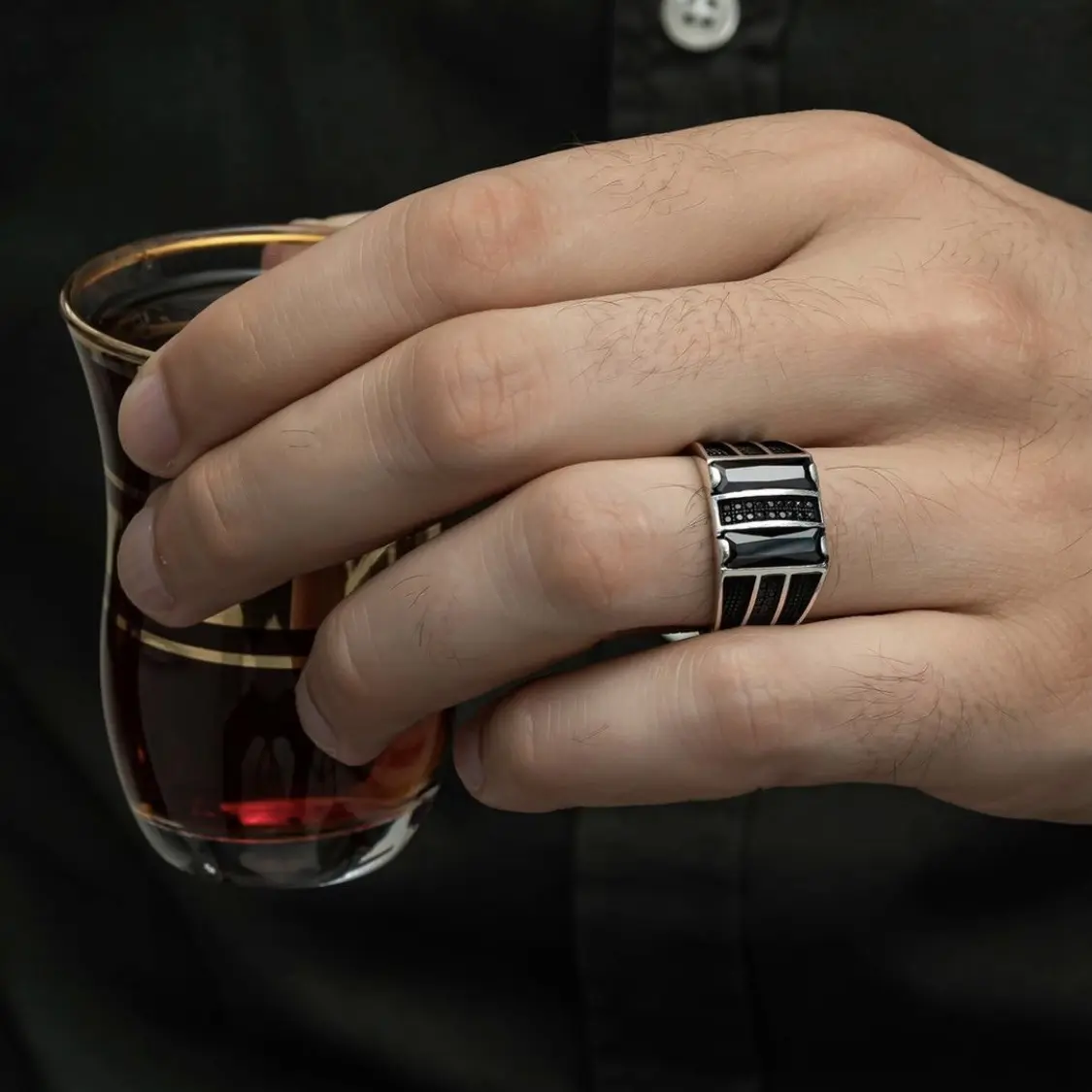 Women's Vintage Black Cubic Zircon Band Ring - European-American Style, Trendy Versatile All-Match Hand Jewelry for Ladies' Street Daily Casual Outfit Decor