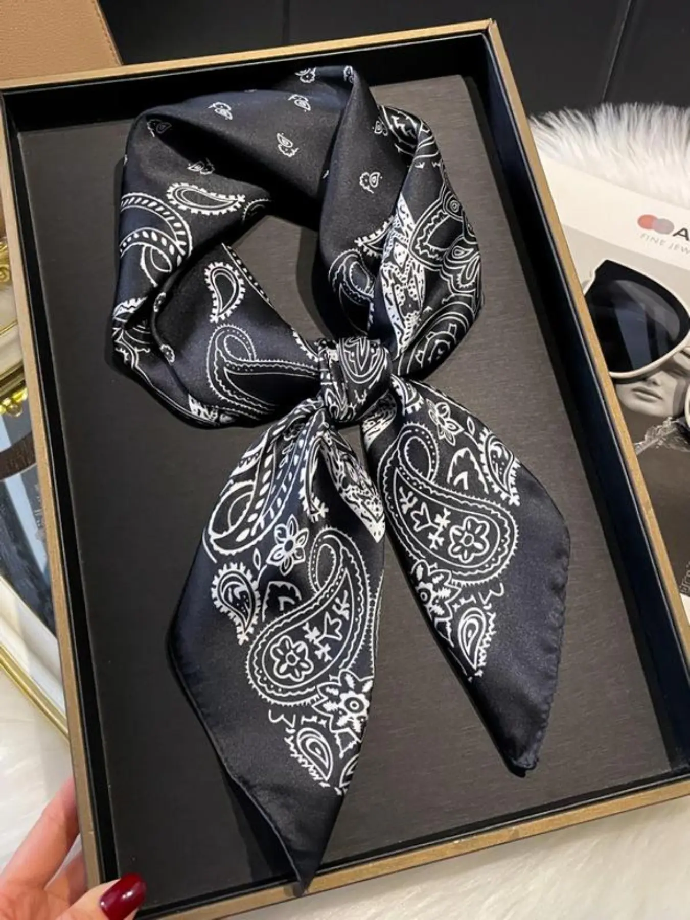 Women's Boho Style Random Paisley Print Bandana, Vintage Trendy Scarf, Boho Floral Scarves, Neck Scarf Bandana, Fashionable Accessories for Women & Girls, Turban Hijab, Boho Floral Shawl, Boho Shawl Wrap